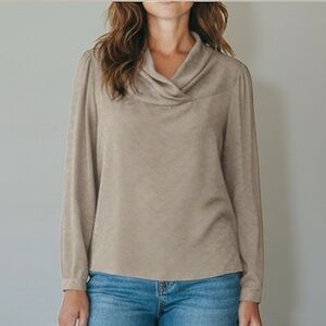 John Anthony Fredrick’s Sport 100% Silk Popover Blouse in Tan Size 8